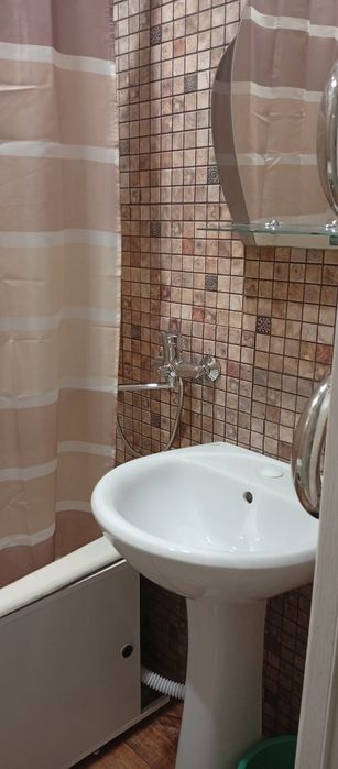 сдам 1кв. 8 мкр.