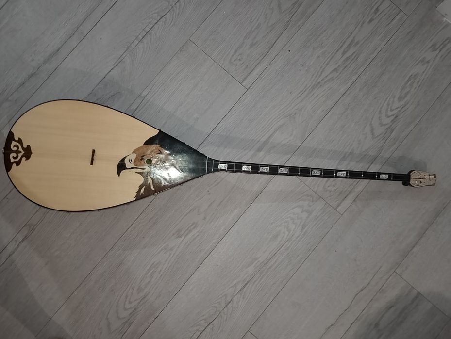 Продам домбыру профессиональная