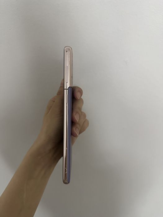 Самсунг S21 продам