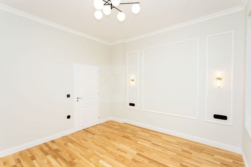 Продава се Къща в Каварна - 234 кв.м за 1411 €/кв.м - Снимка #5