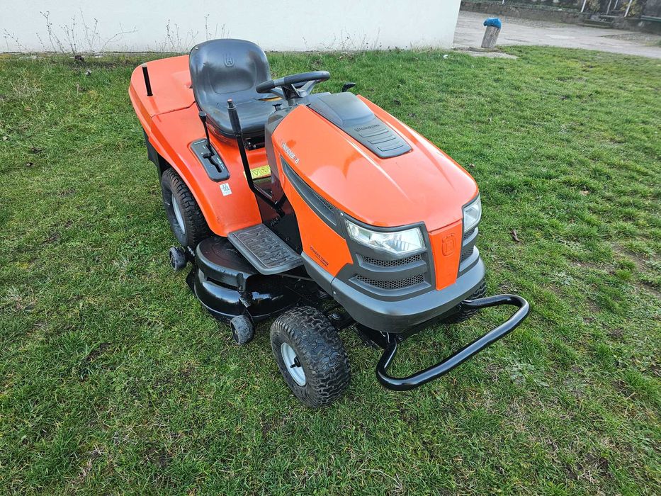 Тракторна Косачка HUSQVARNA 22.к.с. ПЕРФЕКТНА CTH 220 Twin.