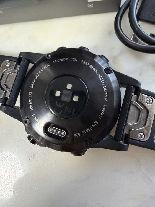 Garnin Fenix 5 Sapphire crystal