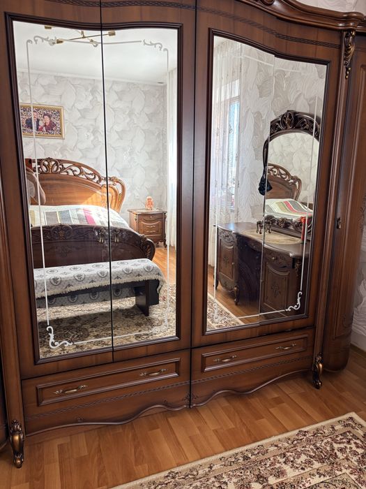 Спальный гарнитур