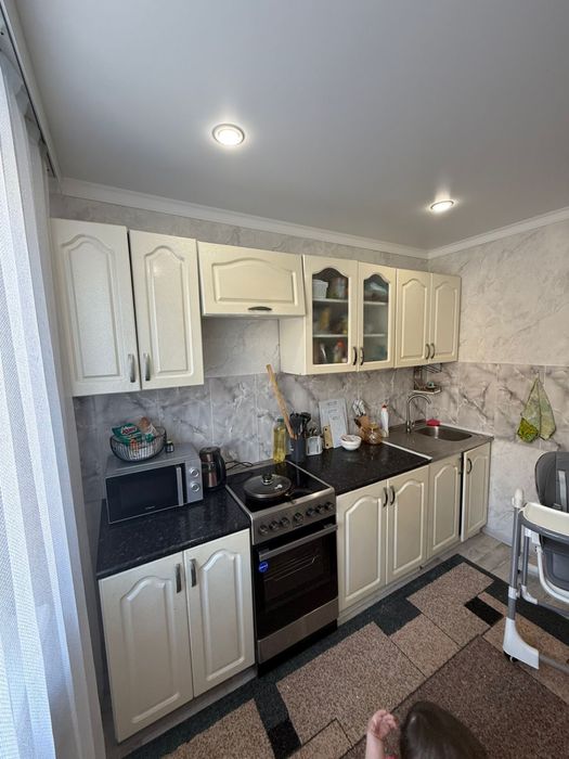 Продам кухонный гарнитур б/у,