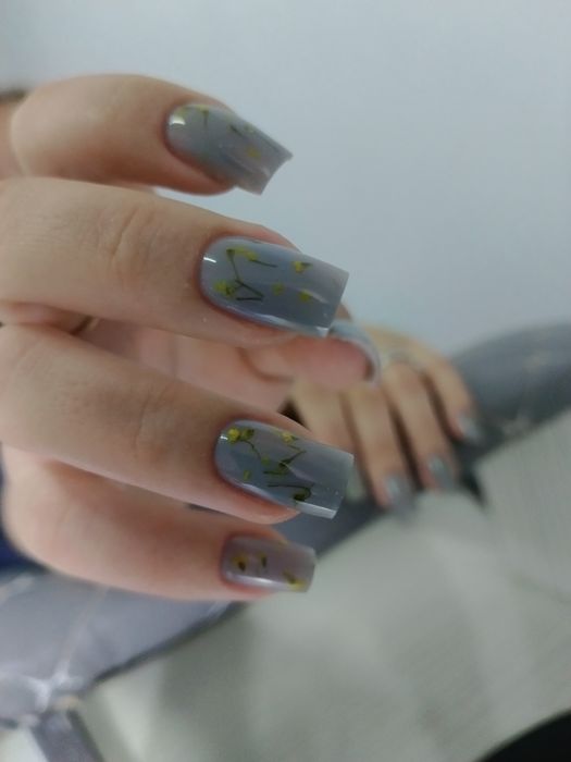 Маникюр и педикюр