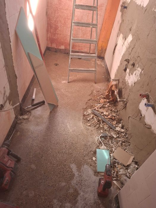 Изваршване на ватрешни и външни ремонти на апартаменти и къщи