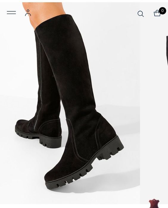 Cizme noi, cu eticheta