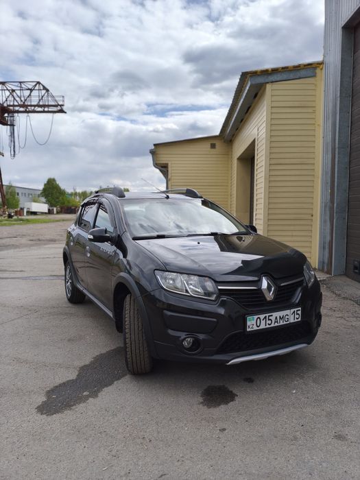 Продам автомобиль Renault Sandero Stepway 2