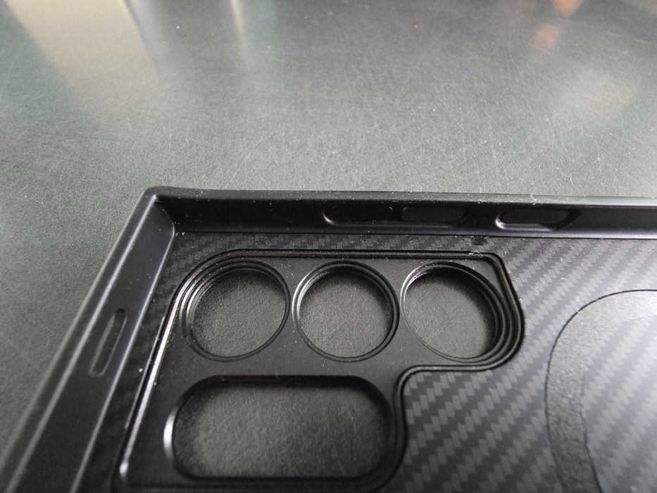 Husă Freewell pentru Samsung Galaxy S24/S25 Ultra – stare ca nouă