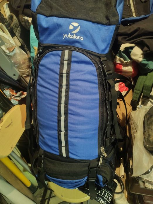 Продавам туристическа раница