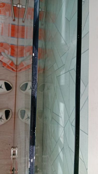 Двери стеклянные  с механизмом