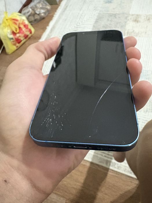 Айфон 13 128 гб.