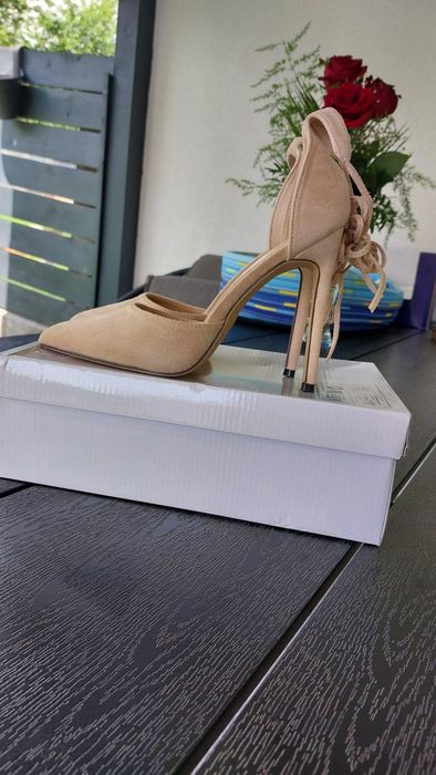 Pantofi crem, 37