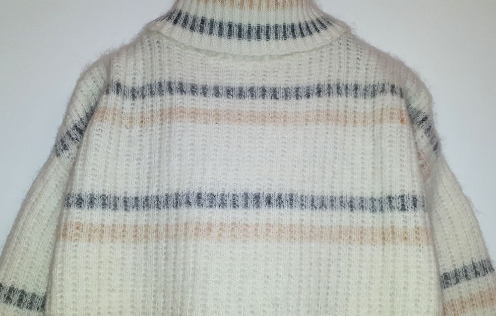 Дамски пуловер поло мохер вълна