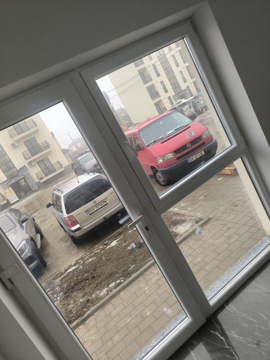 Vând spatiu comercial