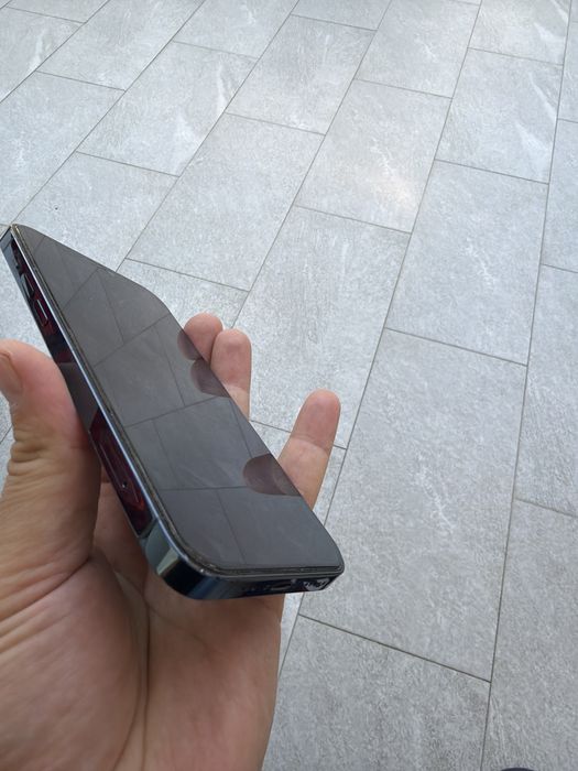 Iphone 12 pro yaxshi holatda