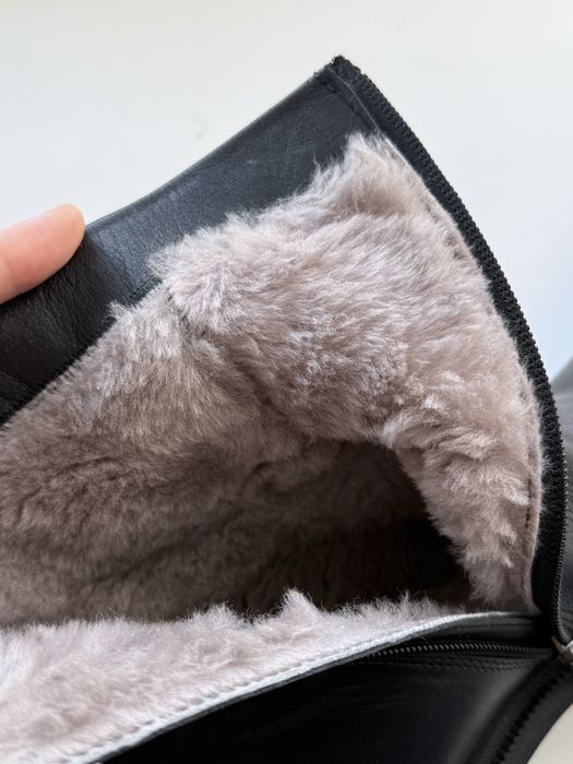 Продаю зимние женские ботинки