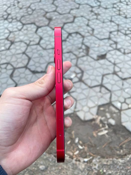 Iphone 13 красный