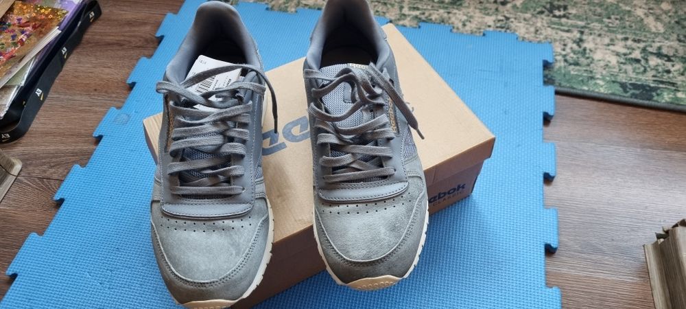 Adidasi Reebok  43EU