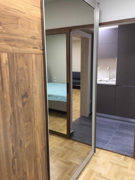 Дава се под наем Двустаен апартамент в Бургас, Център - 55 кв.м за 500 € - Снимка #2