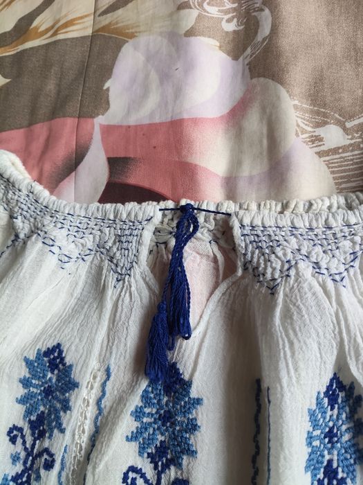 De vânzare ie românească cusută manual