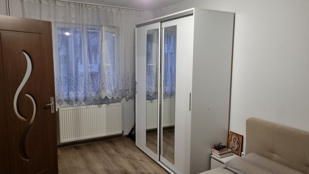 Vând apartament cu 2 camere - Vedere 3