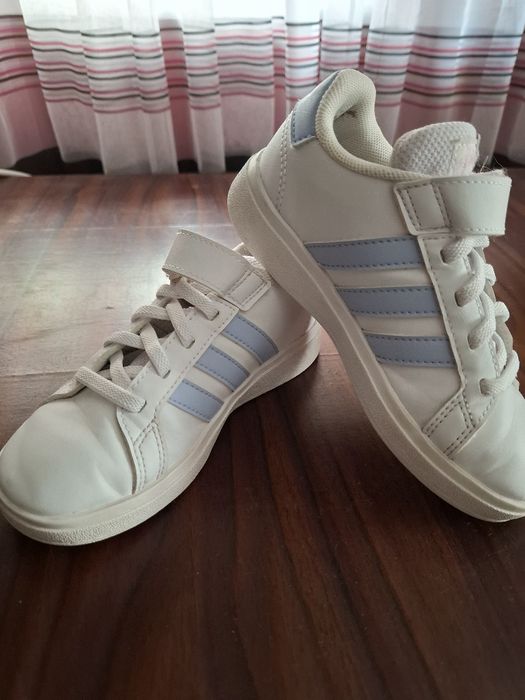 Децки маратонки кожени