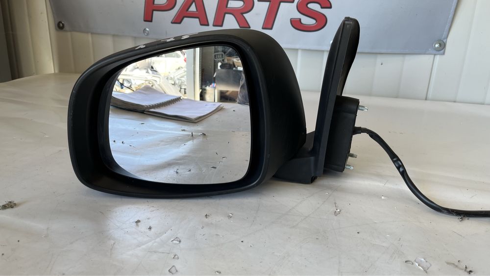 3 броя ляво и 3 броя дясно огледало и капак Suzuki SX4