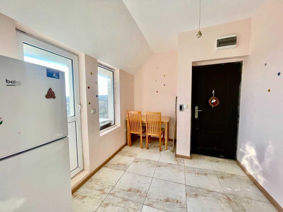 Продава се Тристаен апартамент в Варна, Галата - 87 кв.м за 674 €/кв.м - Снимка #2