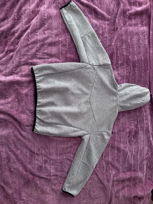 серая Nike Tech Fleece размер S для мальчиков и девочек, одевали 1 раз