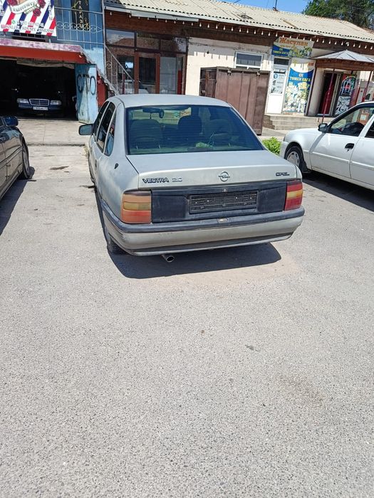 Срочно продам машину Opel Vectra