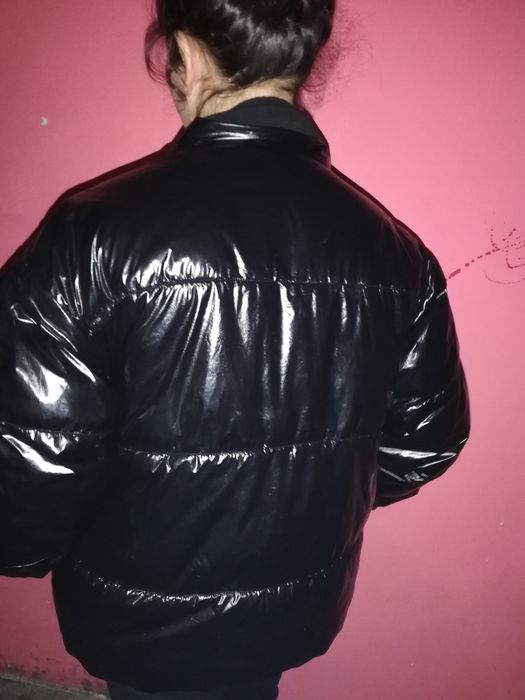 Vand geacă de fete aproape nouă