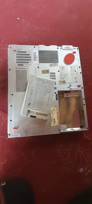 Acer notebook sotiladi