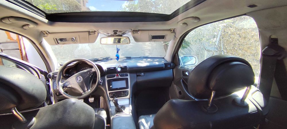 Продава се цял за части Mercedes 220 CDI W203