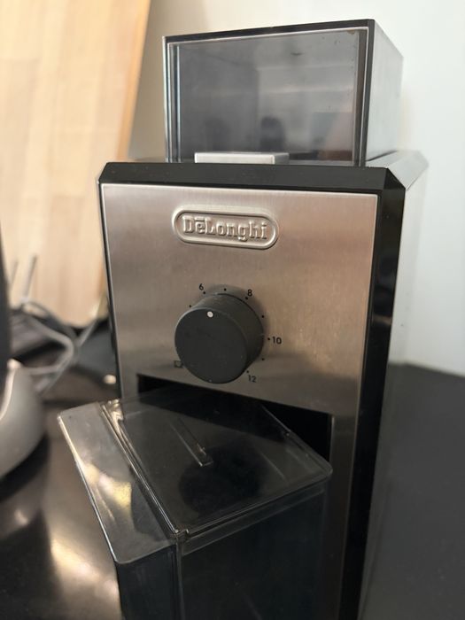 Delonghi кафемелачка