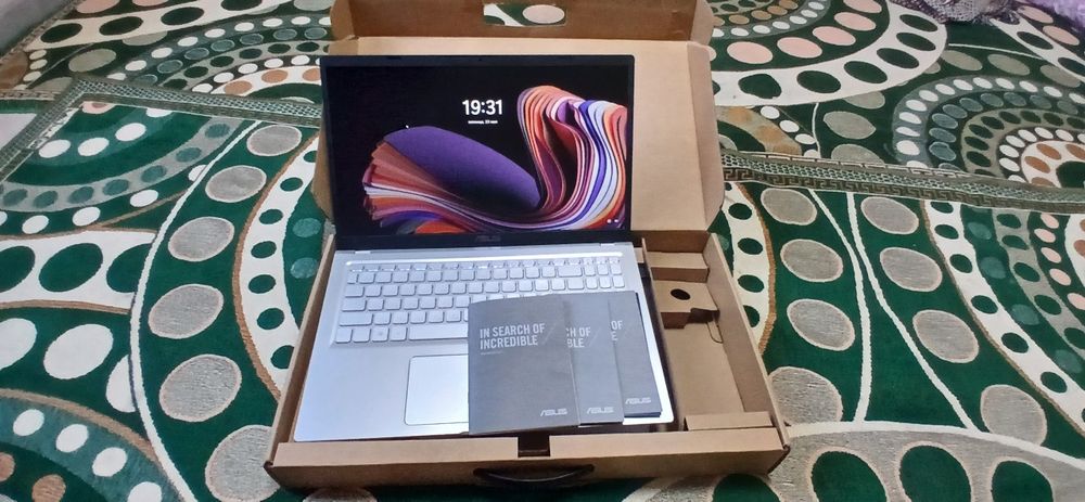 Asus 


---

Sotiladi: Asus X5