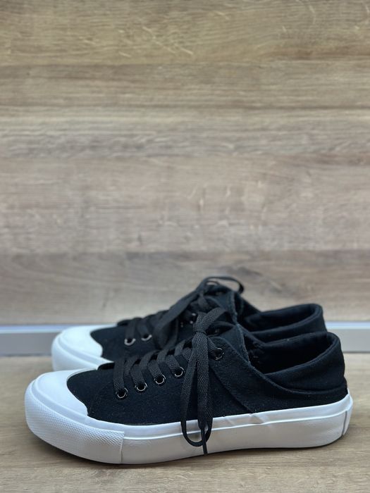 Продават се женски сникърси/ кецове/ обувкиAmericanos в размер 39 EU