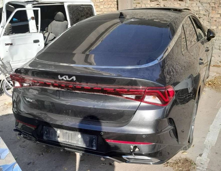 Kia k5 2023 yil. Avarenniy