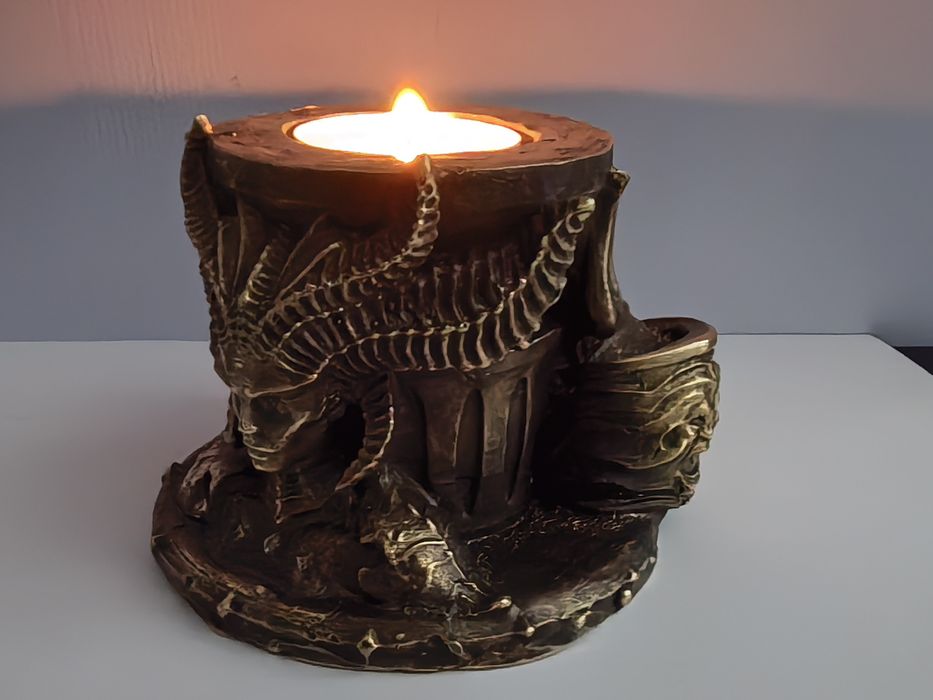 Бронзов Свещник, Уникат,