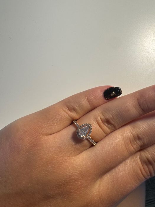 Пръстен Pandora розово злато,в оригиналната си кутия и е размер 54