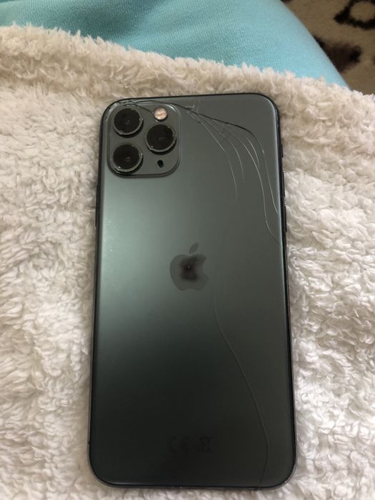 Vând iphone 11 pro se vinde urgent!!
