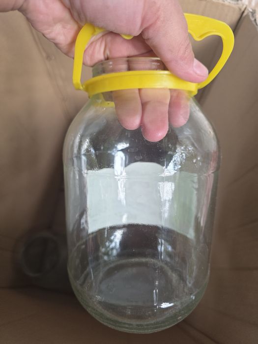 Продаю разного размера банки