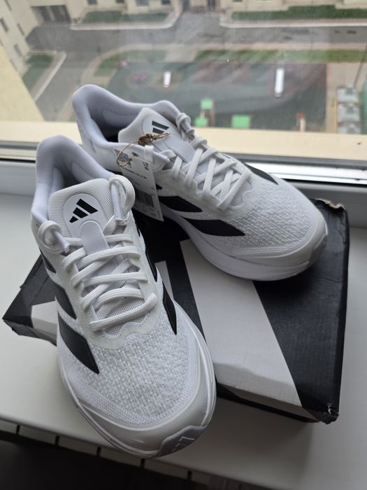 Кроссовки Adidas (жен.),