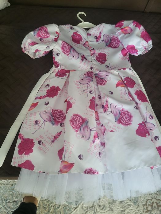 Продам платье для девочки