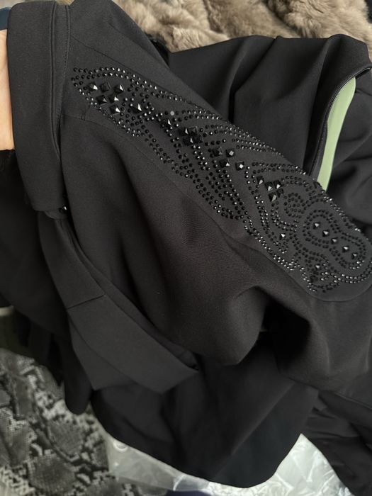 Продаю платья отл