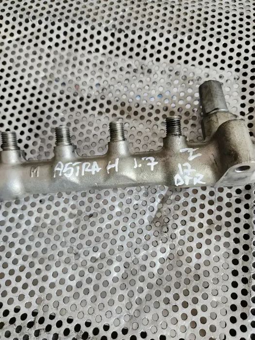 Rampa Injectie Injectoare Cu Senzor Opel Astra H Meriva Zafira B Corsa D 1.7 Cdti Euro 4 Motor Z17D