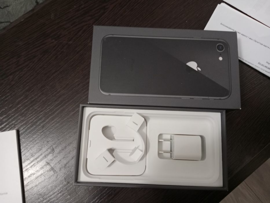 Продам iPhone 8, 64 GB 
Ёмкость аккумулятора — 79%.
True Tone работает