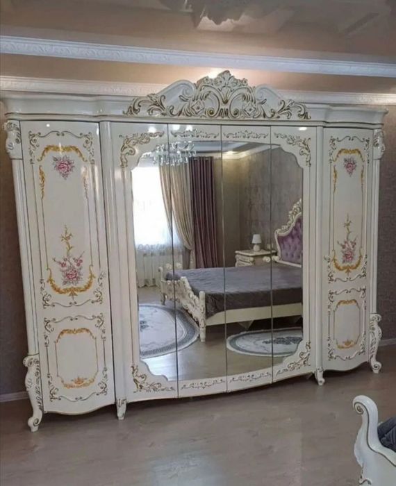 Продам спальный гарнитур.