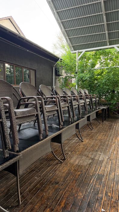 Садовая мебель (стол и 4 стула)