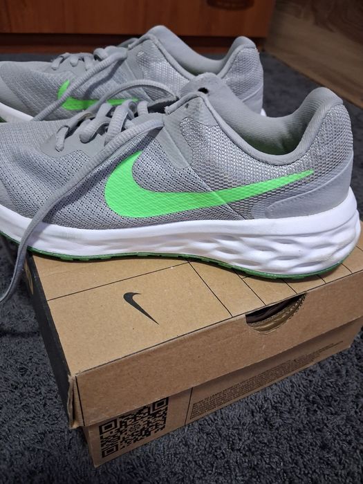 Маратонки Nike Revolution 6